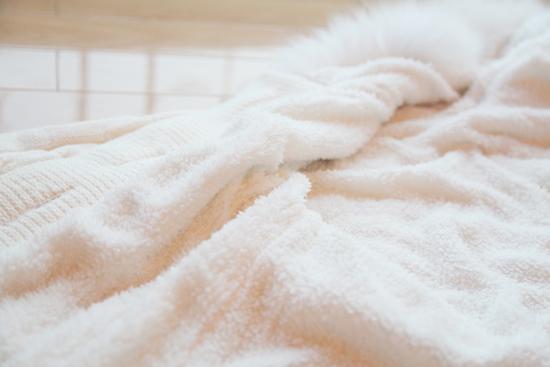 vivi款双层珊瑚绒内衬棒针带帽加厚毛衣外套